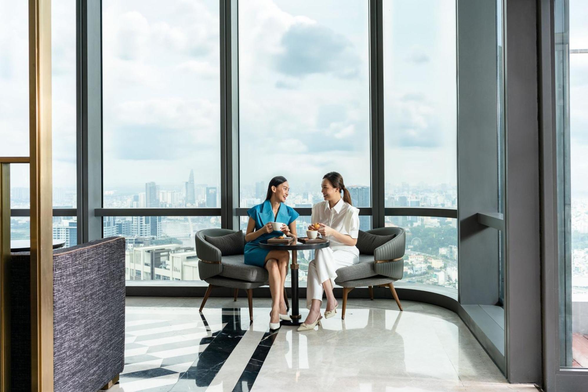 Vinpearl Landmark 81 Autograph Collection