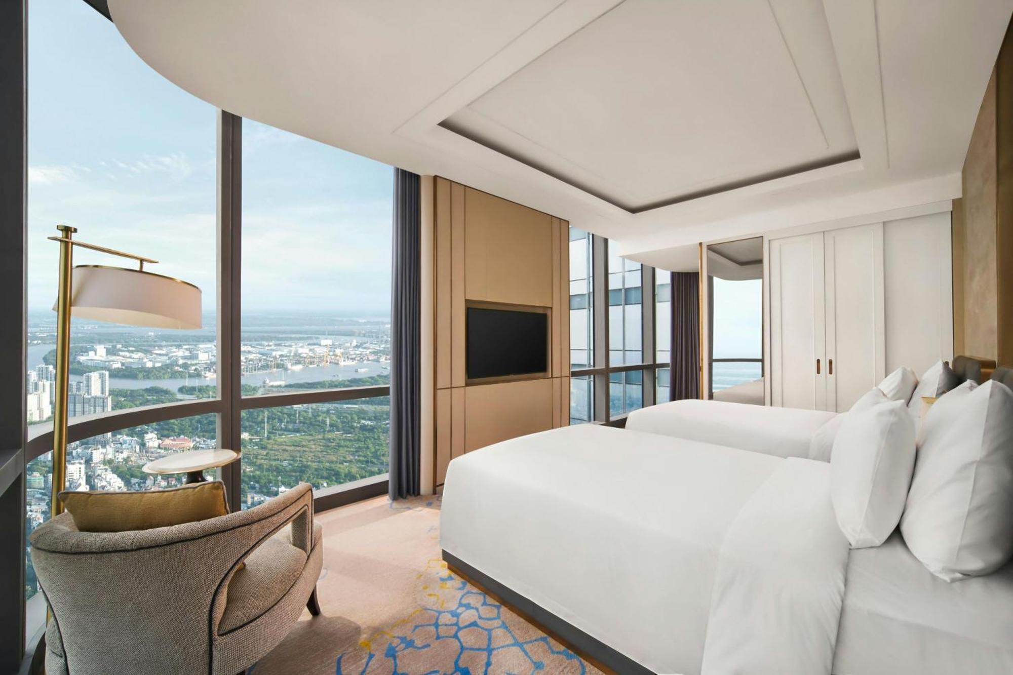 Vinpearl Landmark 81 Autograph Collection