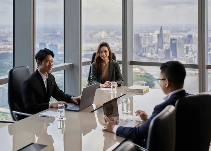 Vinpearl Landmark 81, Autograph Collection